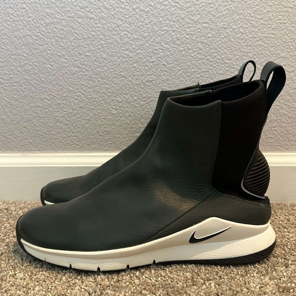 NIKE Women RIVAH HI PREMIUM Pull on (Outdoor Green-Summit White) SIZE 10 NWOT